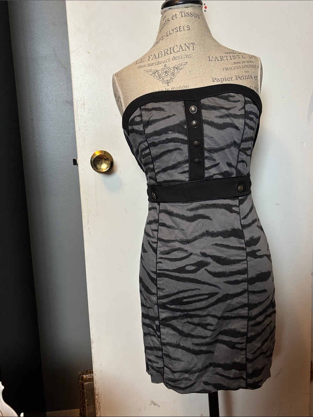 Strapless zebra print mini dress - H&M Divided - size 8